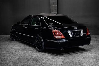 2004 Toyota Crown - Thumbnail