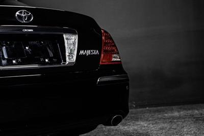 2004 Toyota Crown - Thumbnail