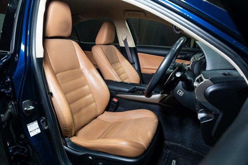 2013 Lexus IS 300h