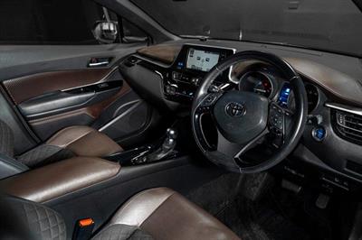2017 Toyota C-HR - Thumbnail