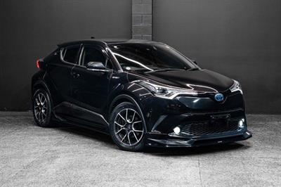 2017 Toyota C-HR - Thumbnail