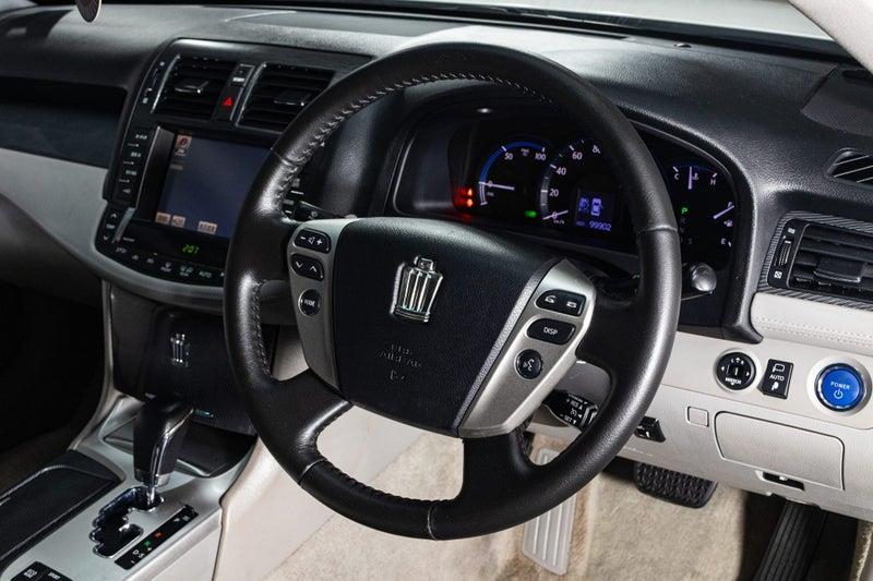 2012 Toyota Crown