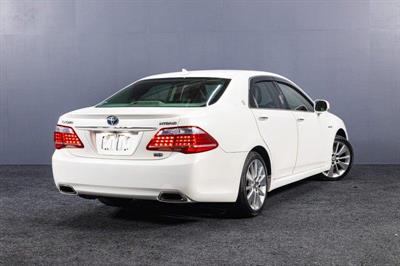2012 Toyota Crown - Thumbnail