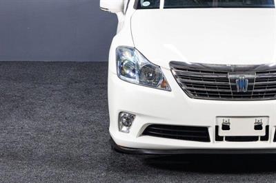 2012 Toyota Crown - Thumbnail