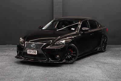 2015 Lexus IS 300h - Thumbnail
