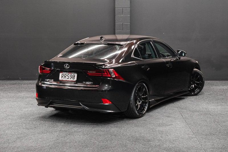 2015 Lexus IS 300h