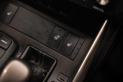 2015 Lexus IS 300h - Thumbnail