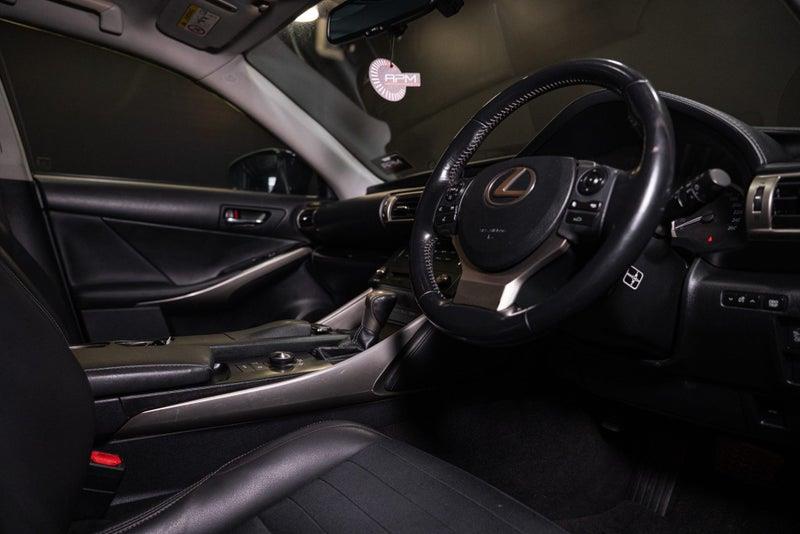 2015 Lexus IS 300h