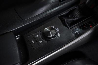 2015 Lexus IS 300h - Thumbnail
