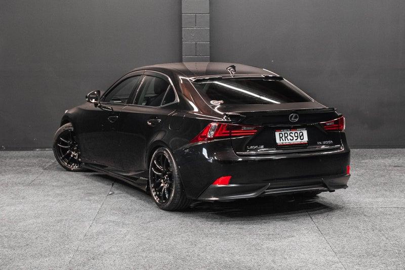2015 Lexus IS 300h