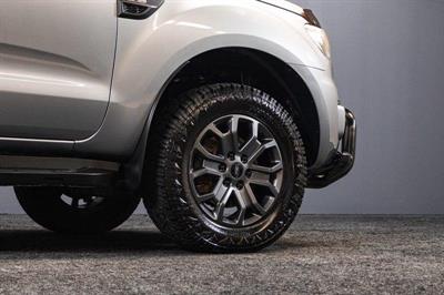 2015 Ford Everest - Thumbnail