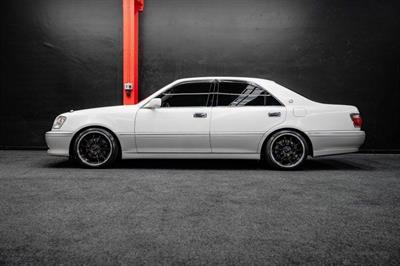 2000 Toyota Crown - Thumbnail