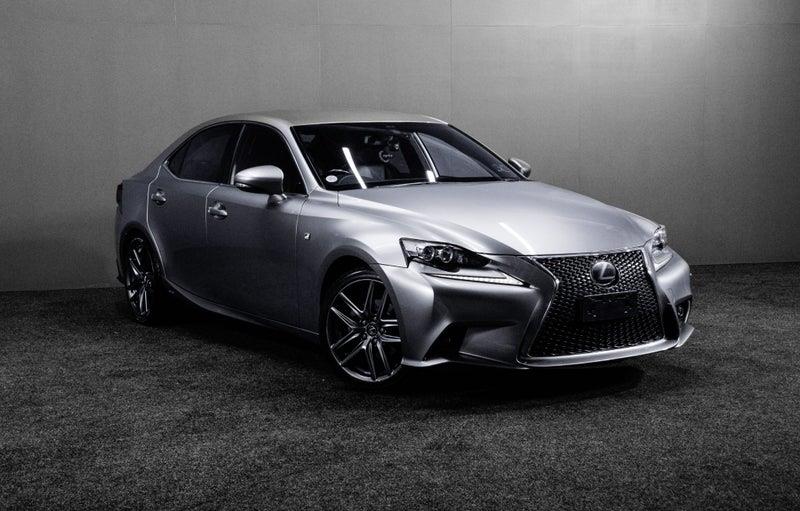 2013 Lexus IS 300h