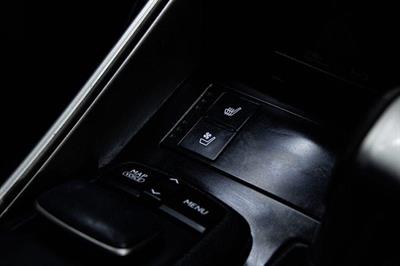 2013 Lexus IS 300h - Thumbnail