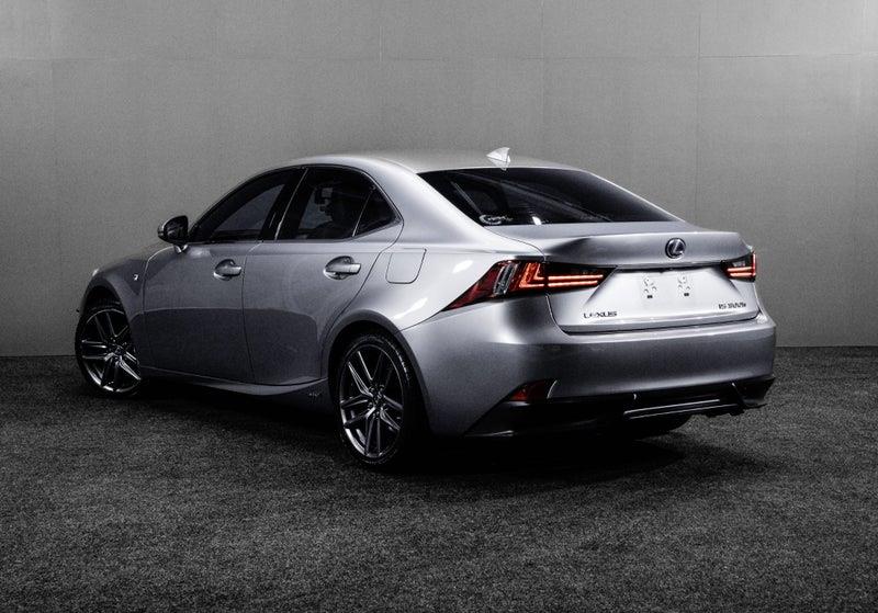 2013 Lexus IS 300h