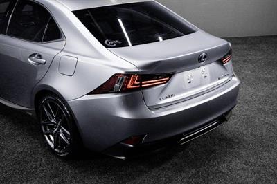 2013 Lexus IS 300h - Thumbnail