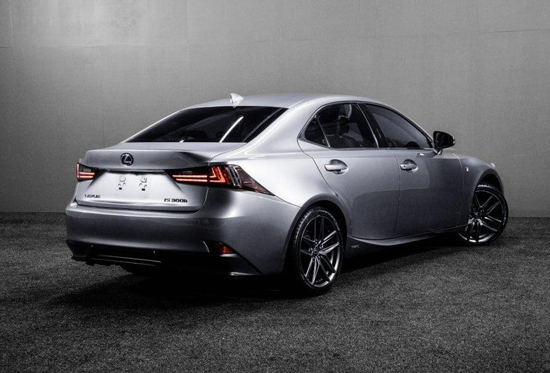 2013 Lexus IS 300h