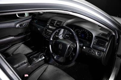 2009 Toyota Crown - Thumbnail