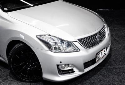 2009 Toyota Crown - Thumbnail