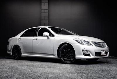 2009 Toyota Crown - Thumbnail