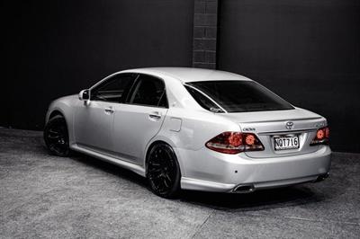 2009 Toyota Crown - Thumbnail