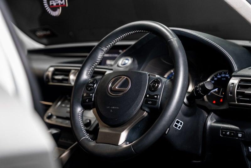 2013 Lexus IS 300h