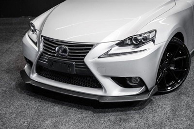 2013 Lexus IS 300h - Thumbnail