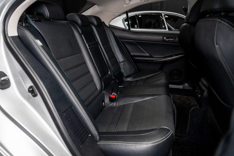 2013 Lexus IS 300h