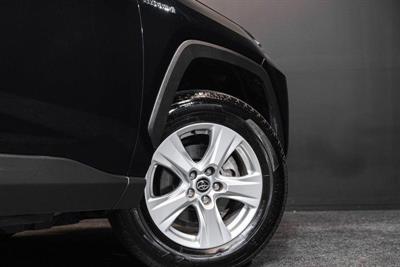 2019 Toyota RAV4 - Thumbnail