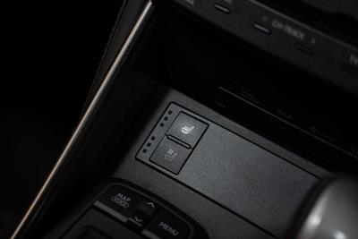 2014 Lexus IS 300h - Thumbnail