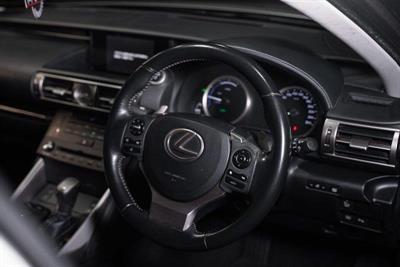 2014 Lexus IS 300h - Thumbnail