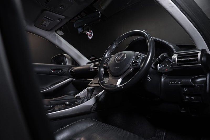 2014 Lexus IS 300h