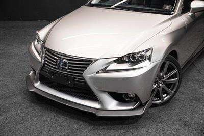 2014 Lexus IS 300h - Thumbnail