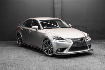 2014 Lexus IS 300h - Thumbnail