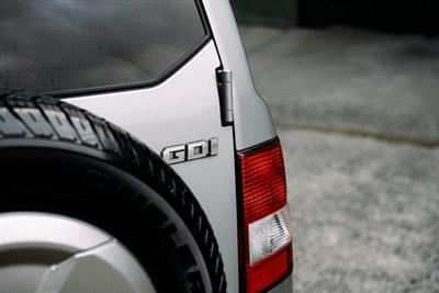 2000 Mitsubishi Pajero - Thumbnail