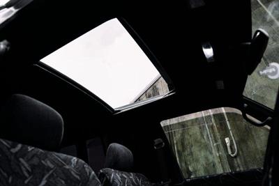 2000 Mitsubishi Pajero - Thumbnail