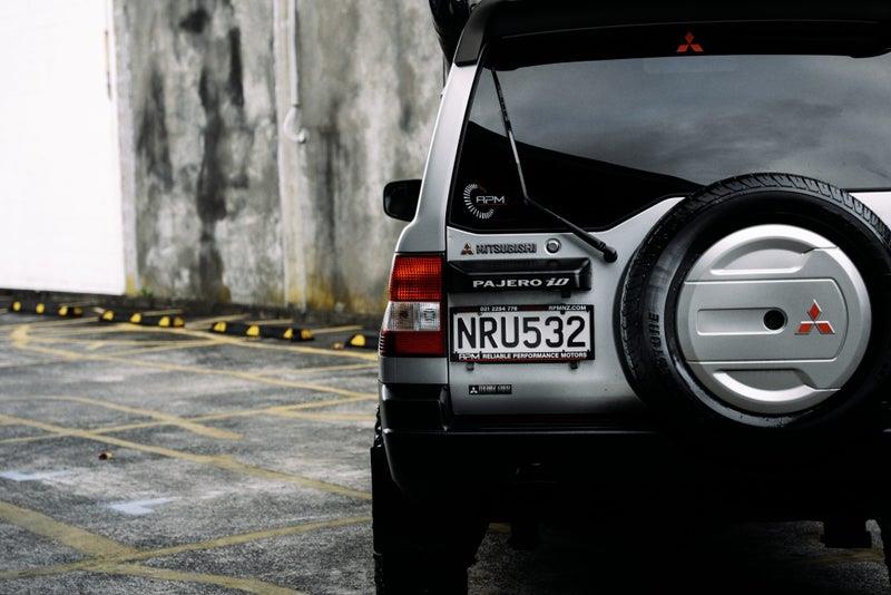 2000 Mitsubishi Pajero
