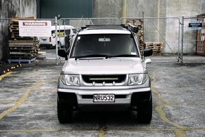 2000 Mitsubishi Pajero - Thumbnail