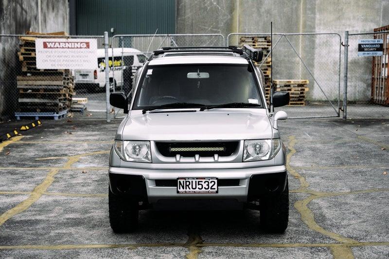 2000 Mitsubishi Pajero