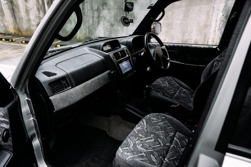 2000 Mitsubishi Pajero