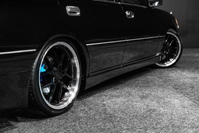 2001 Toyota Crown - Thumbnail