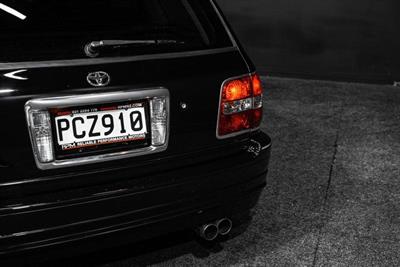 2001 Toyota Crown - Thumbnail
