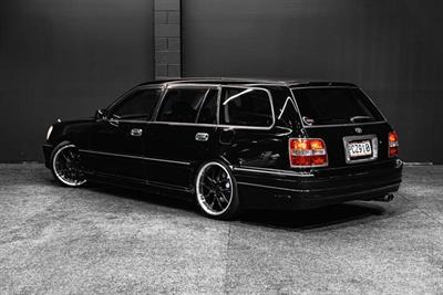 2001 Toyota Crown - Thumbnail