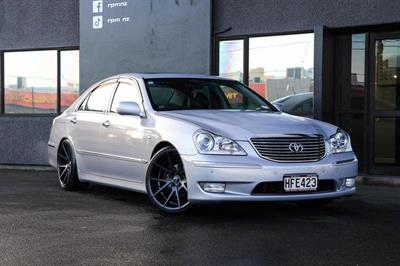 2004 Toyota Crown - Thumbnail