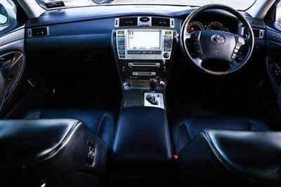 2004 Toyota Crown - Thumbnail