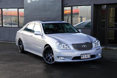 2004 Toyota Crown - Thumbnail
