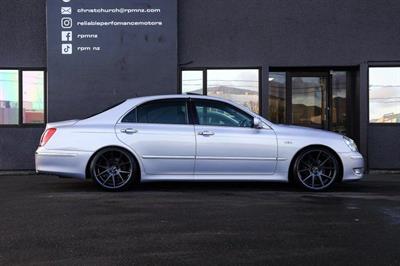 2004 Toyota Crown - Thumbnail
