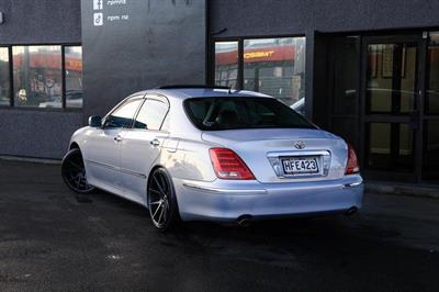2004 Toyota Crown - Thumbnail