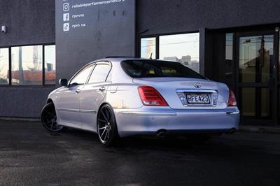 2004 Toyota Crown - Thumbnail