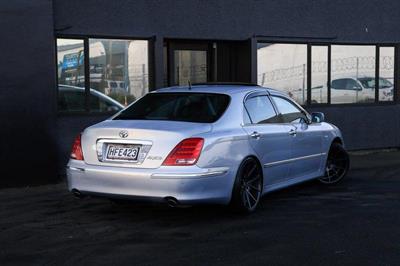 2004 Toyota Crown - Thumbnail